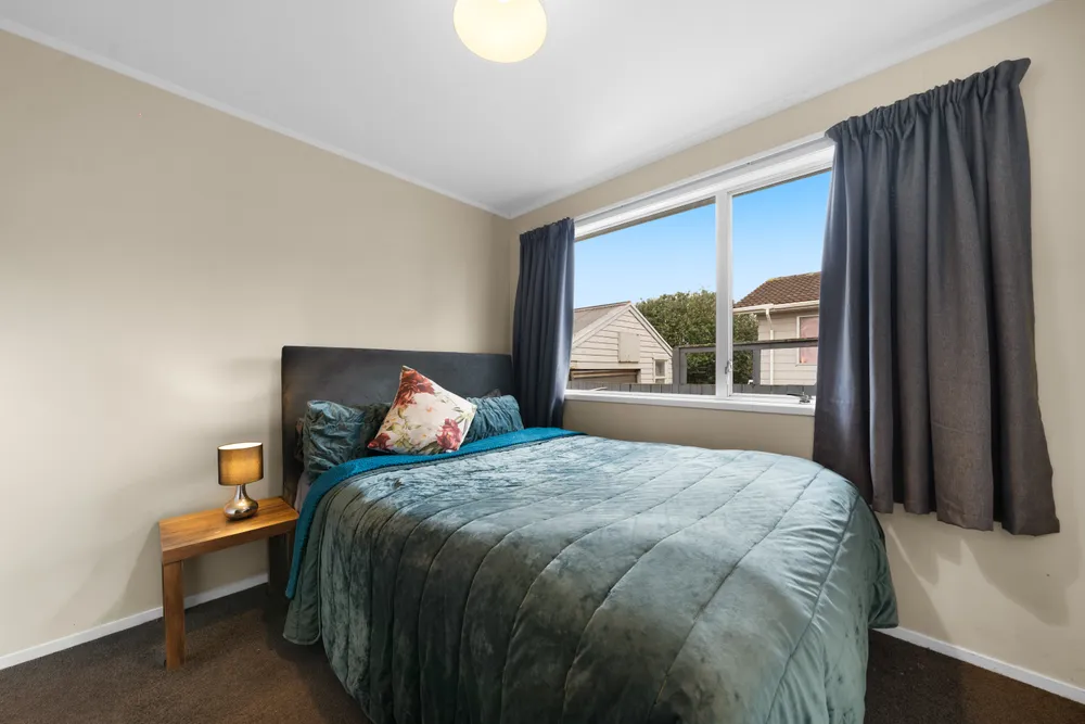 Photos of 17 Gibbons Road