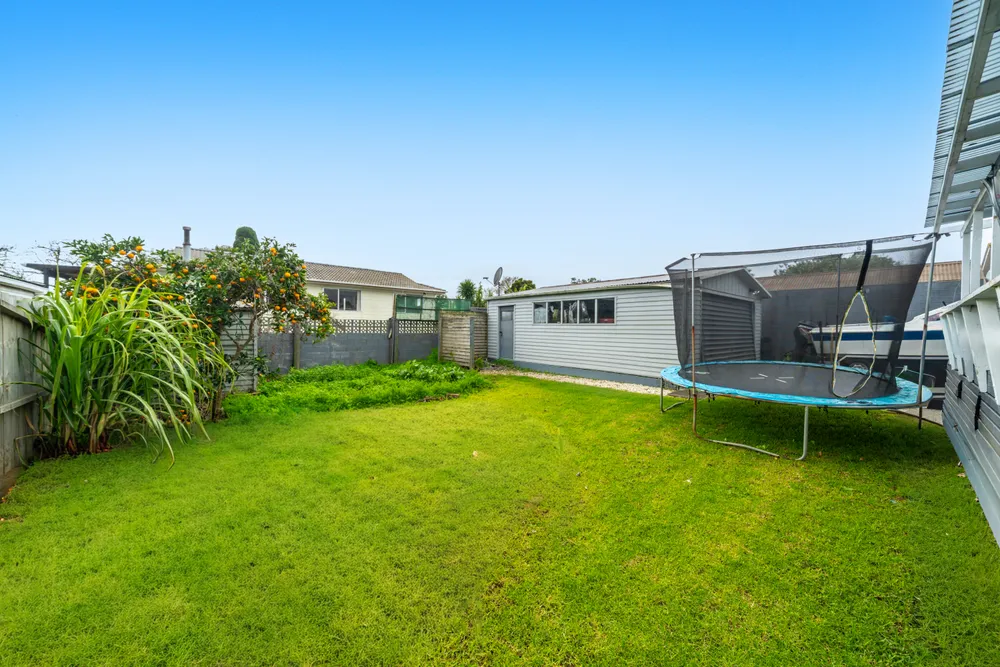 Photos of 17 Gibbons Road