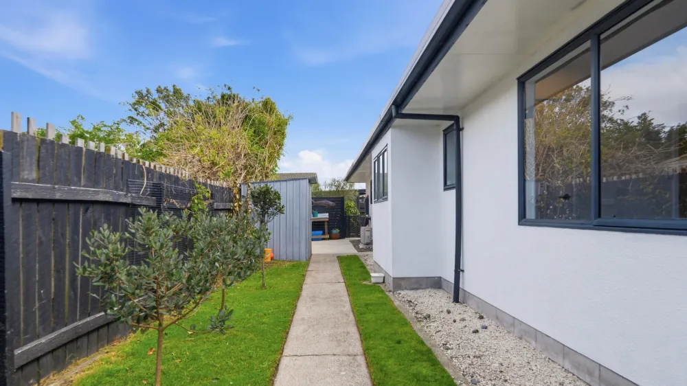 Photos of 19 Lantana Place