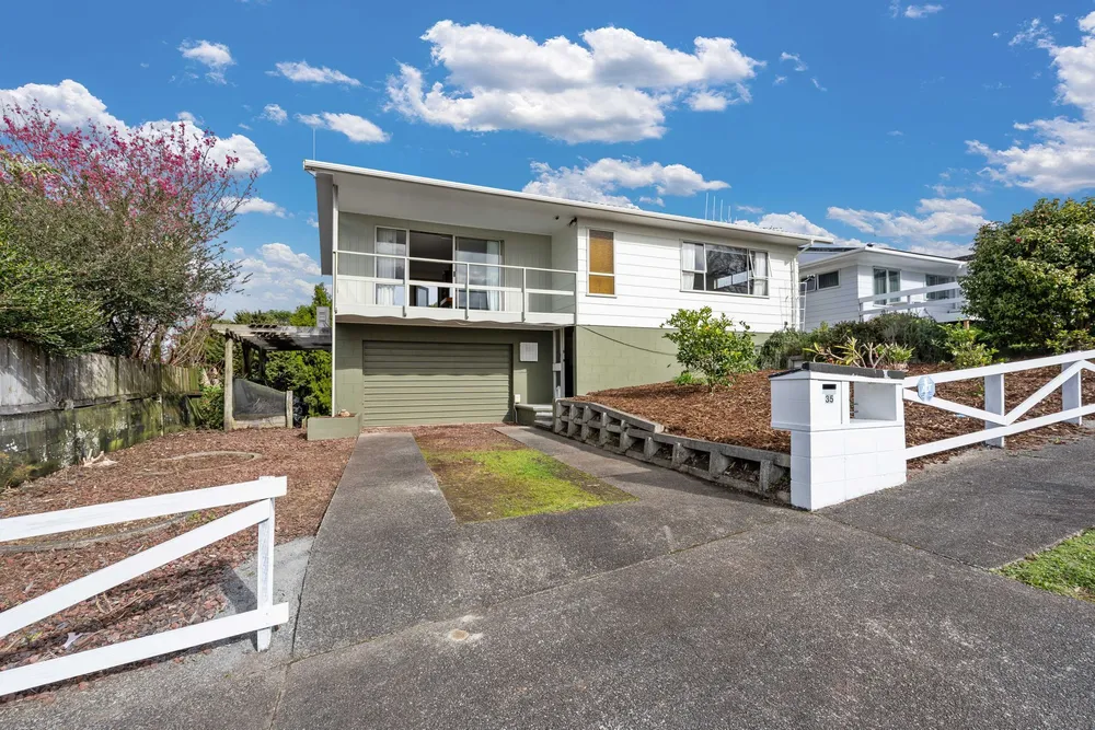 Photos of 35 Isola Street