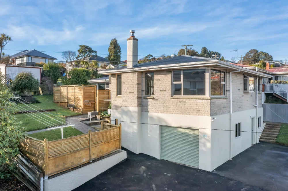 Photos of 100 Barr Street