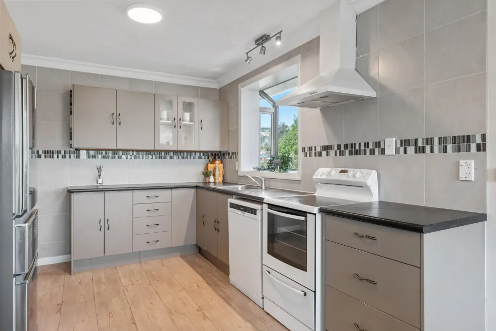 Photos of 100 Barr Street