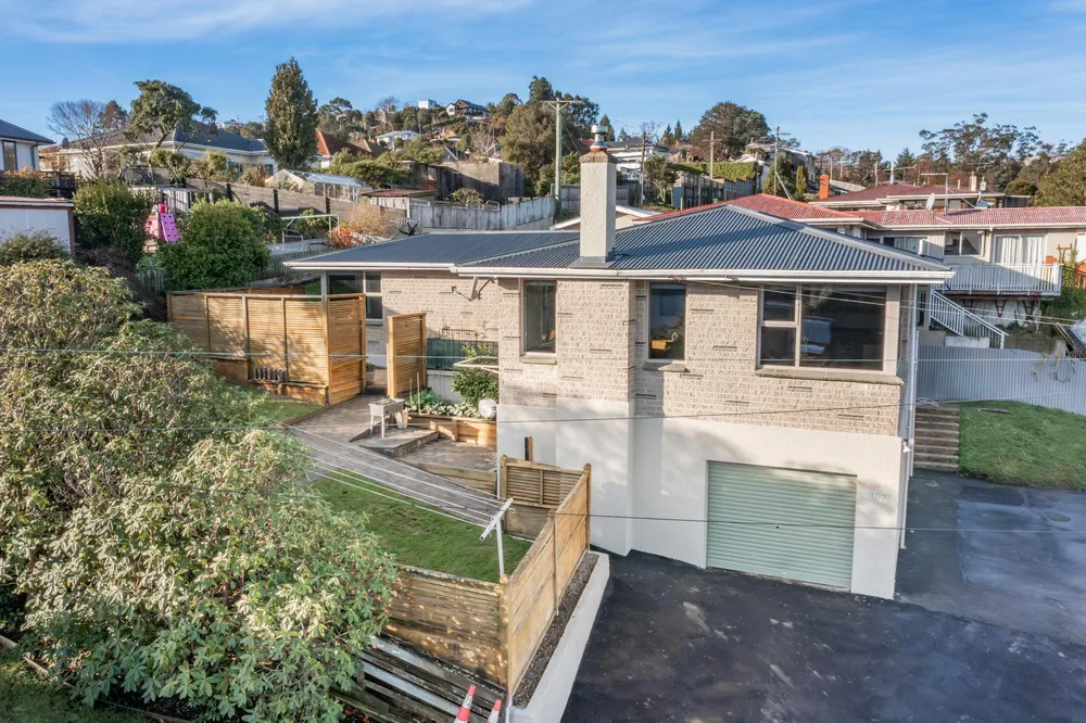 Photos of 100 Barr Street