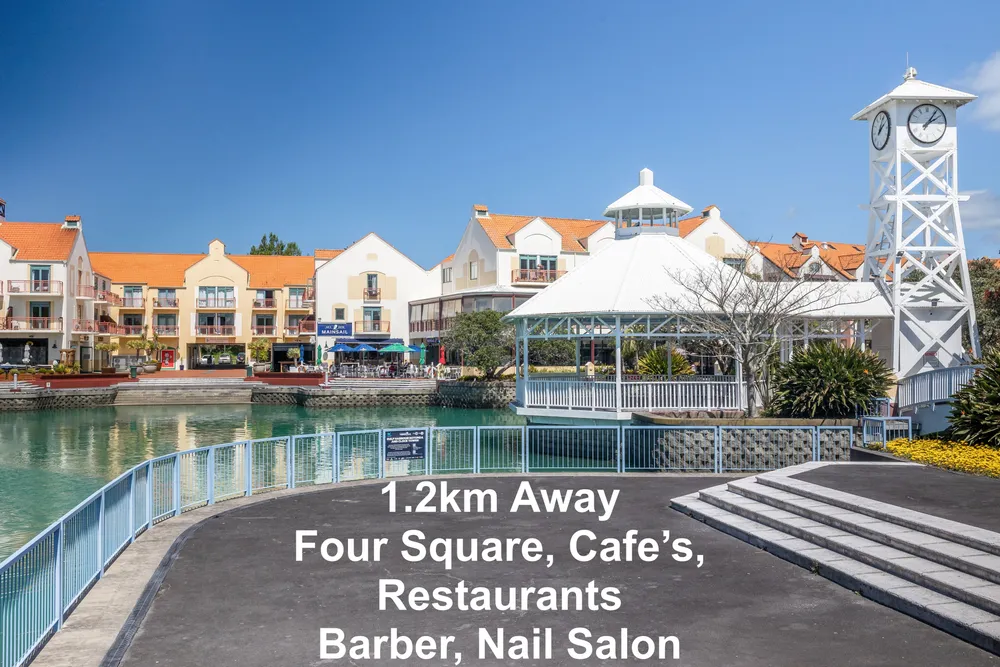 Photos of 20 Admiralty Rise