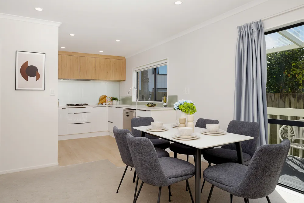 Photos of 1175A Dominion Road