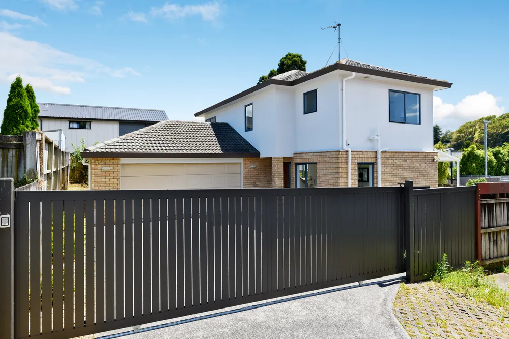 Photos of 1175A Dominion Road