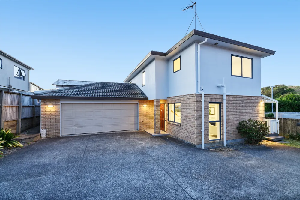 Photos of 1175A Dominion Road