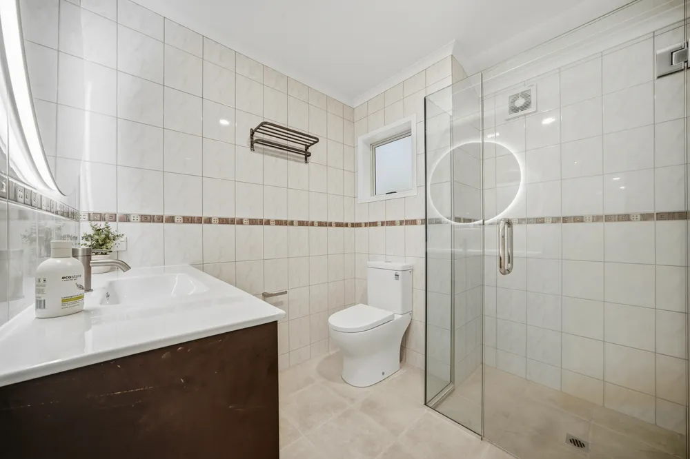 Photos of 32 Pukatea Avenue