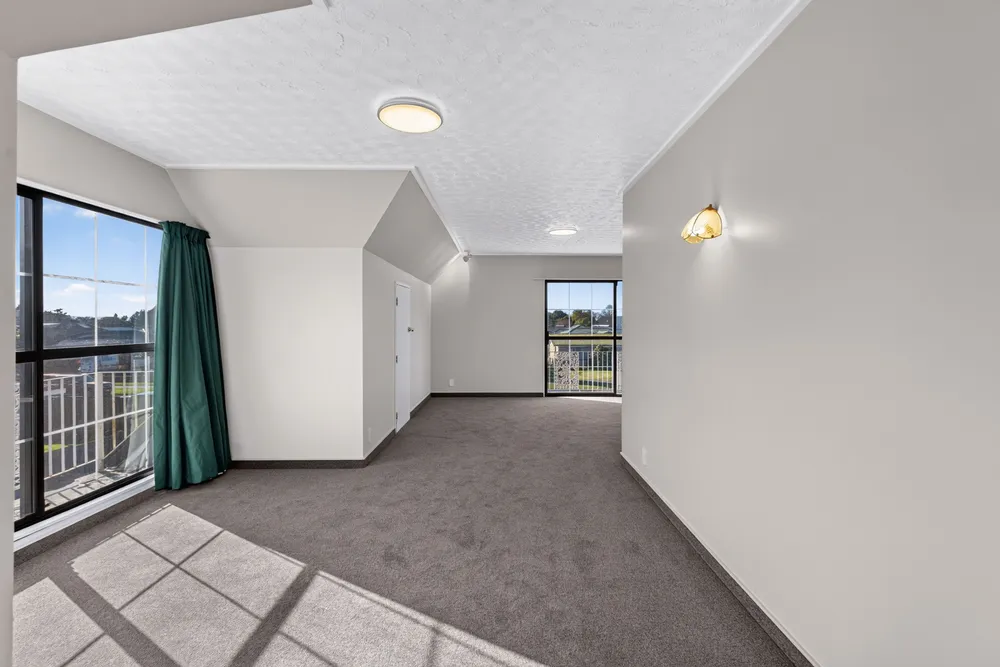 Photos of 32 Auckland Road