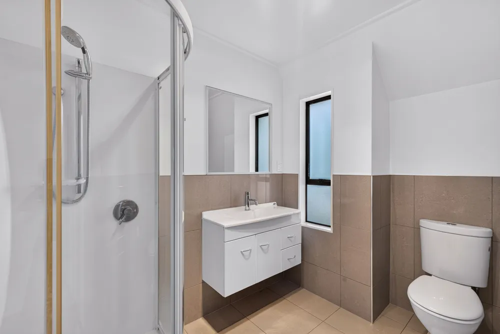 Photos of 32 Auckland Road