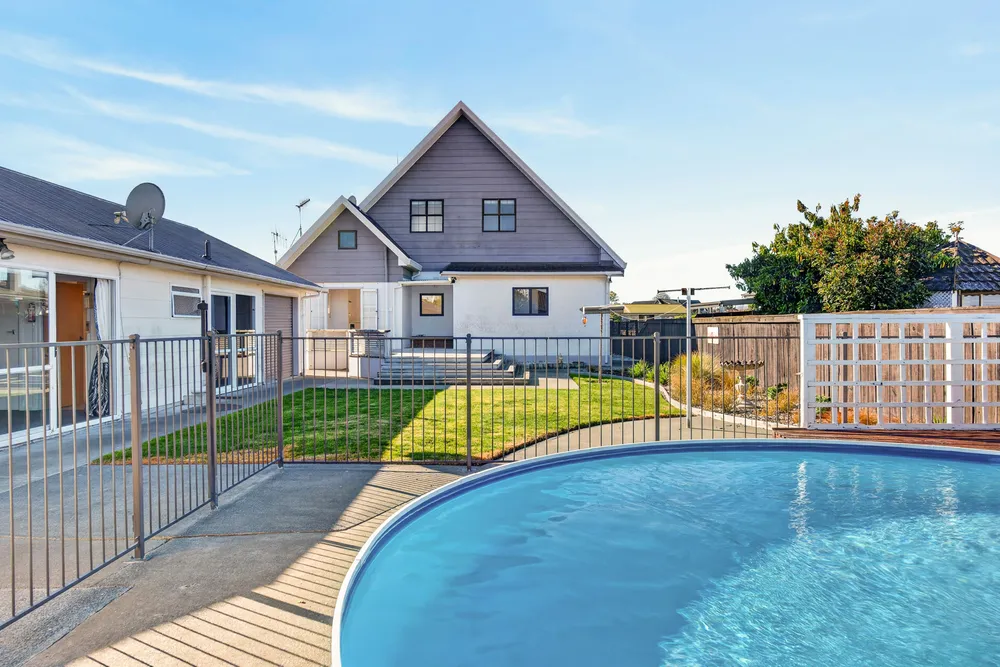 Photos of 32 Auckland Road