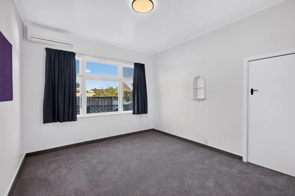 Photos of 32 Auckland Road
