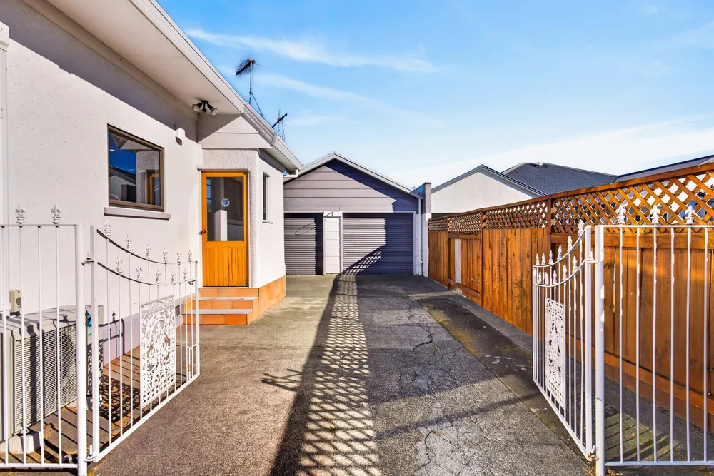 Photos of 32 Auckland Road