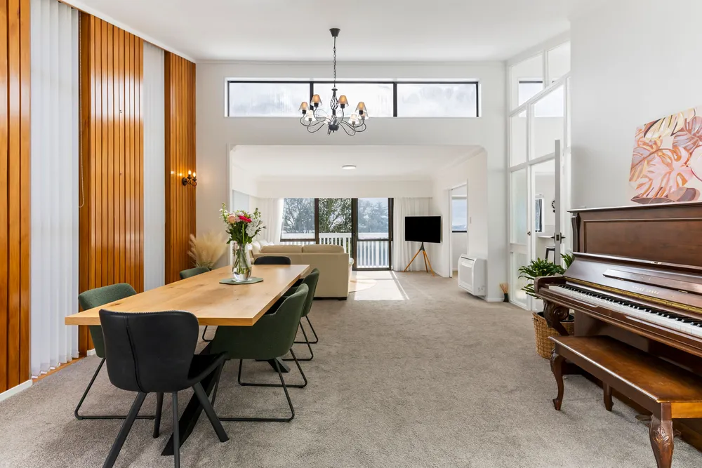 Photos of 25 Coromandel Crescent