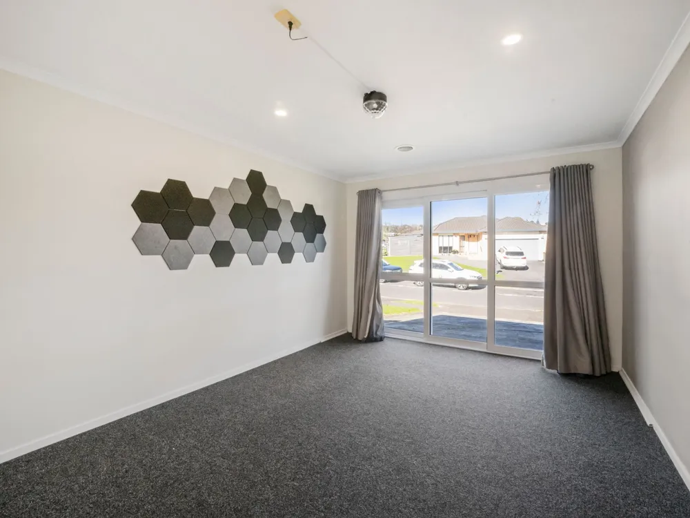 Photos of 27 Teelin Place