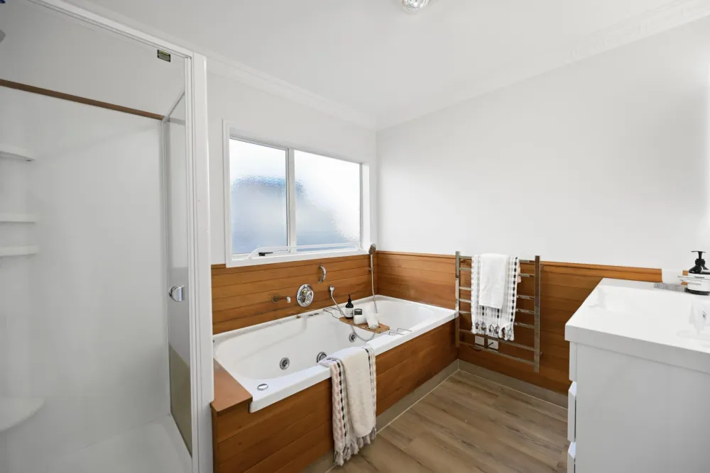 Photos of 33 Bartholomew Drive