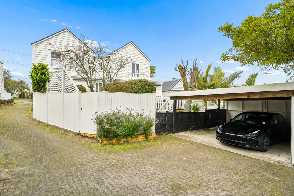 Photos of 91 Brighton Road