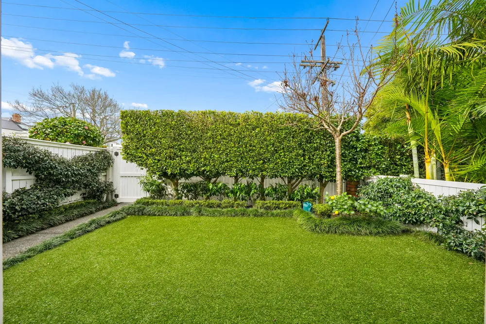 Photos of 91 Brighton Road