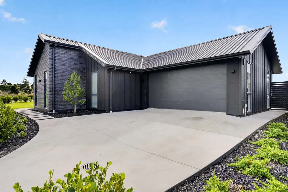 Photos of 2 Arohaina Avenue