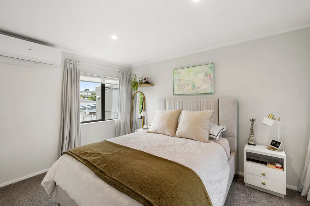 Photos of 2/214 Moore Street