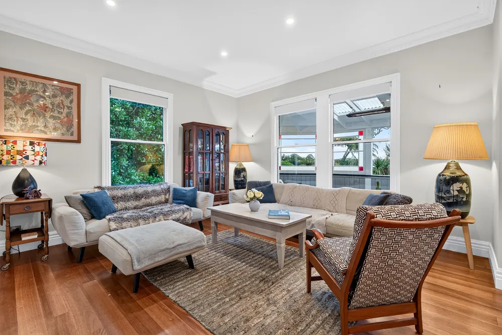 Photos of 283A Muritai Road
