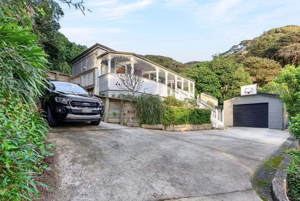 Photos of 283A Muritai Road