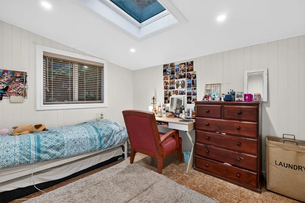 Photos of 283A Muritai Road