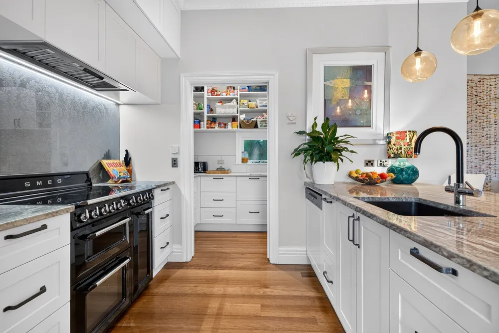 Photos of 283A Muritai Road