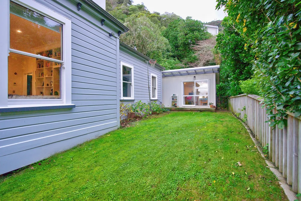 Photos of 283A Muritai Road