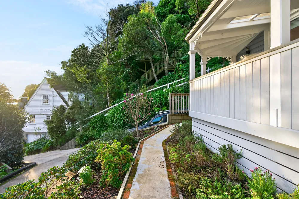 Photos of 283A Muritai Road
