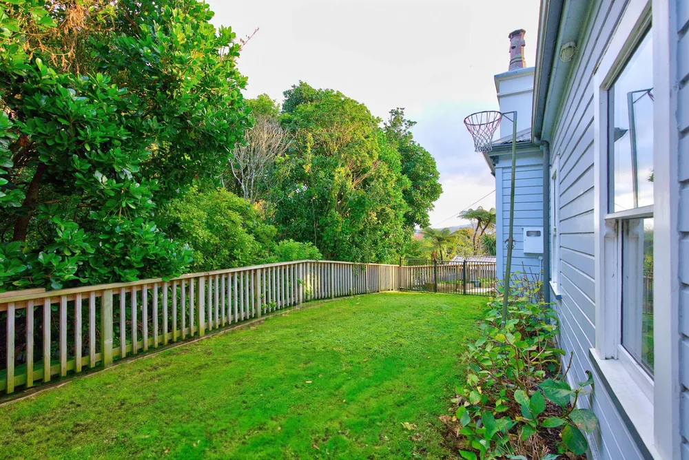 Photos of 283A Muritai Road