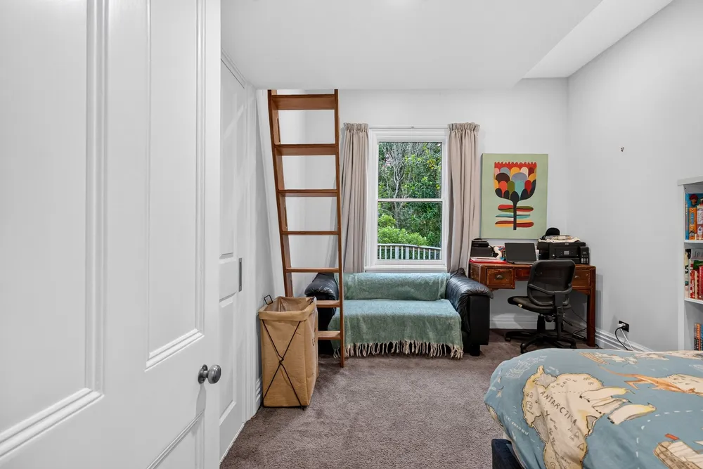 Photos of 283A Muritai Road