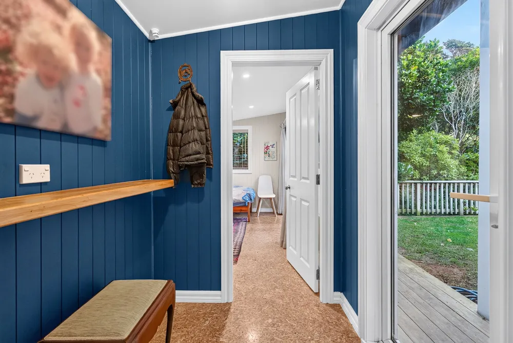 Photos of 283A Muritai Road
