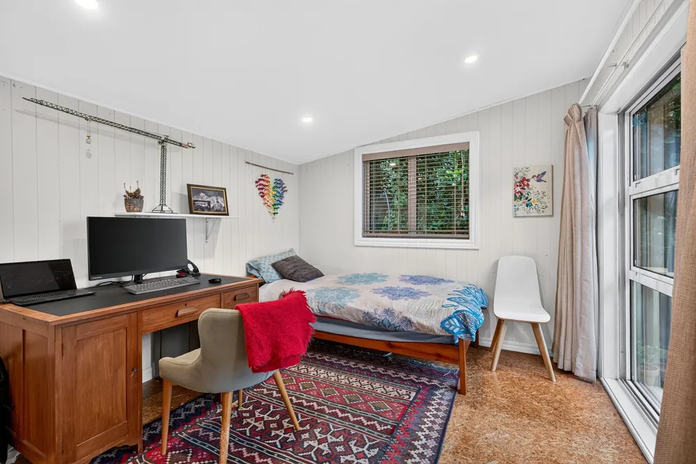 Photos of 283A Muritai Road