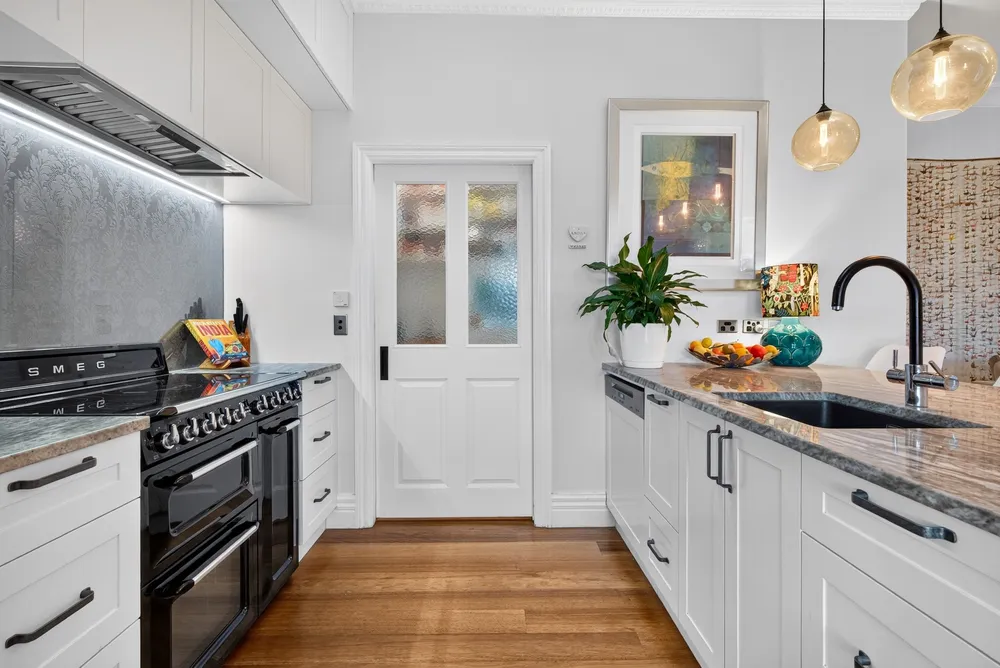 Photos of 283A Muritai Road