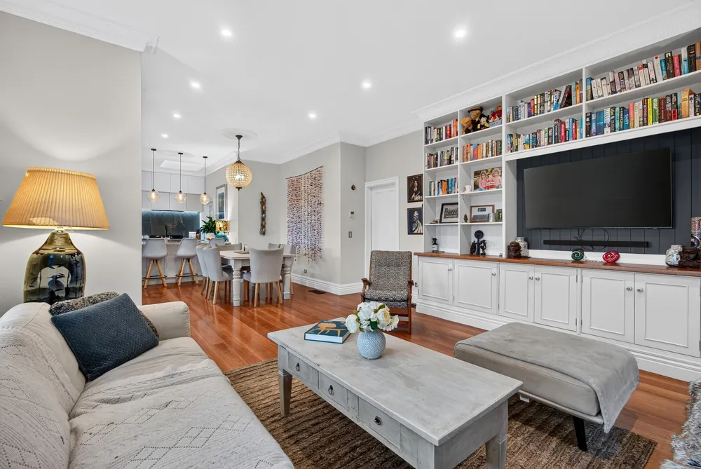 Photos of 283A Muritai Road