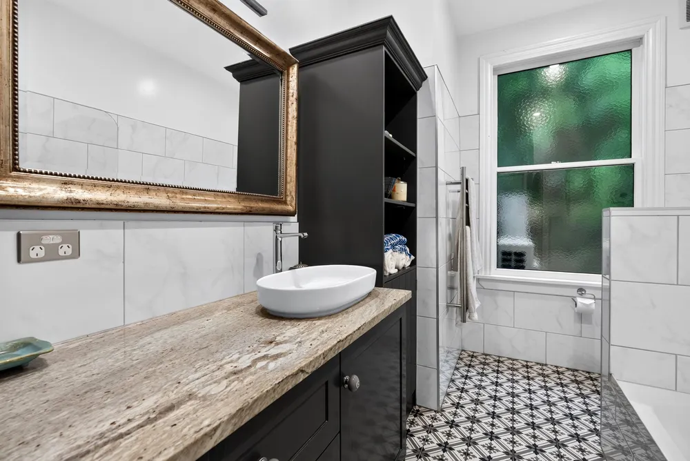Photos of 283A Muritai Road