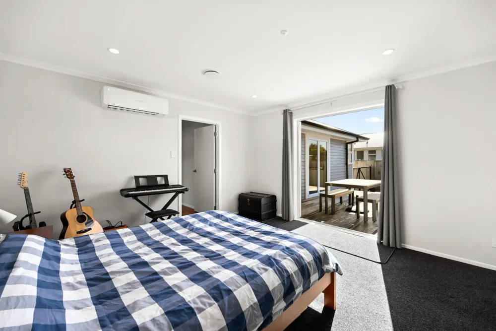 Photos of 57 Masefield Drive