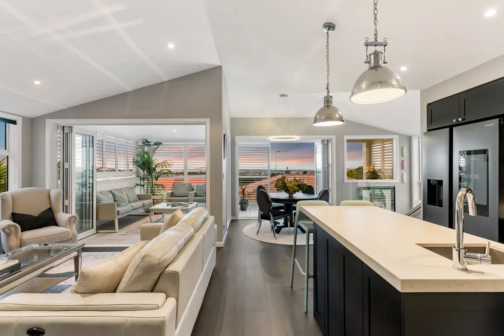 Photos of 129 Birkenhead Avenue