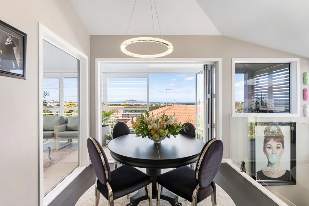 Photos of 129 Birkenhead Avenue