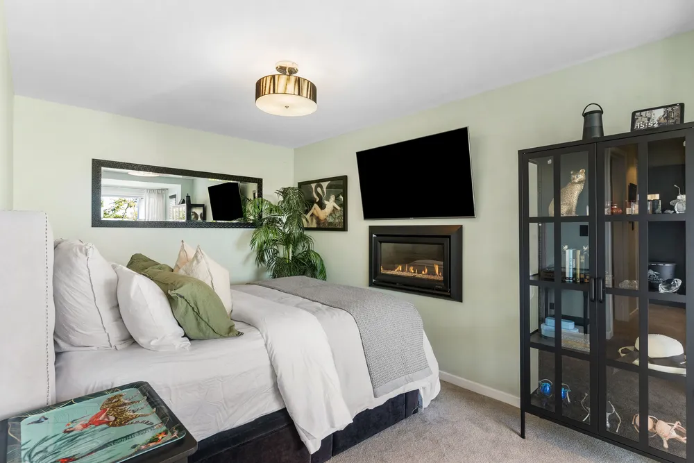 Photos of 129 Birkenhead Avenue