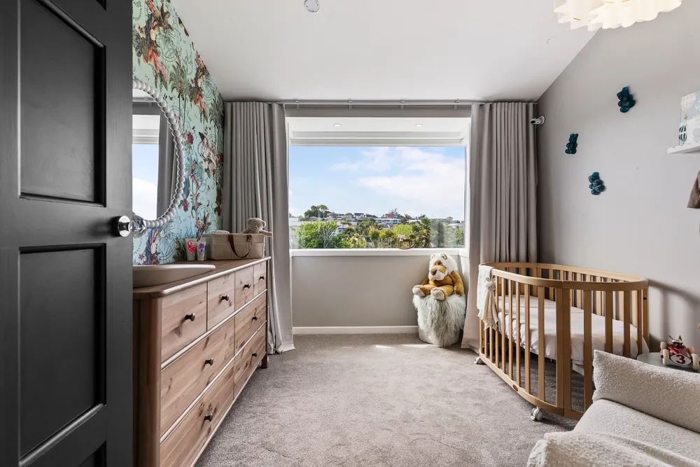 Photos of 129 Birkenhead Avenue