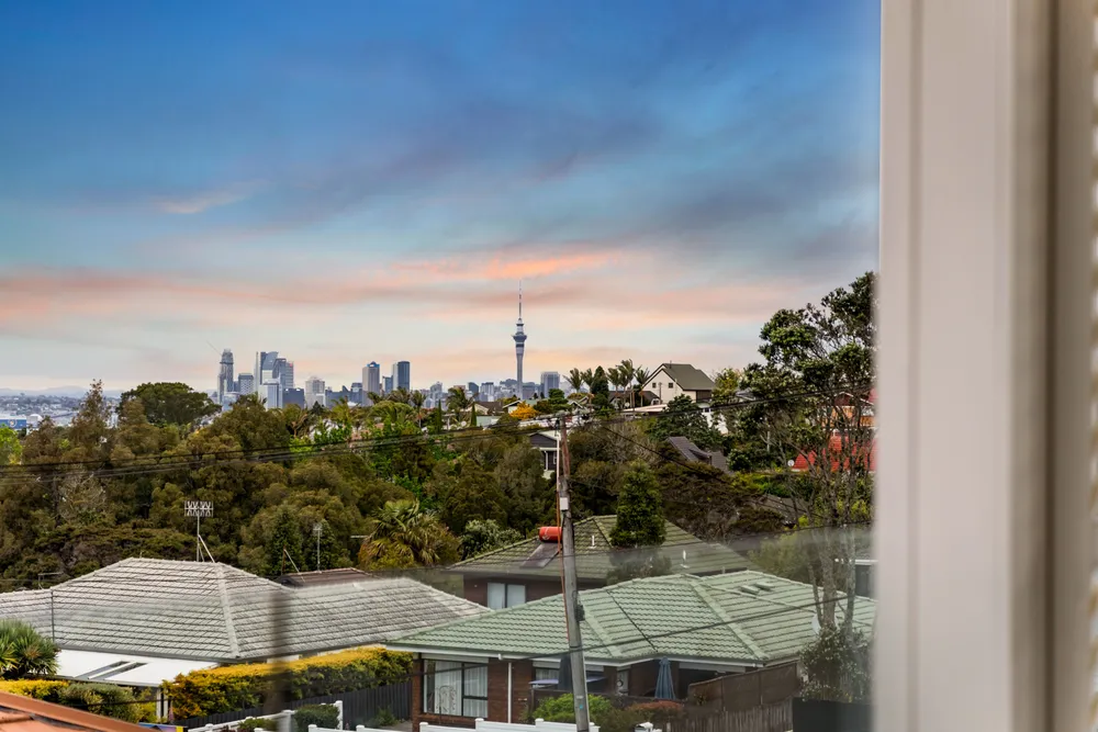 Photos of 129 Birkenhead Avenue