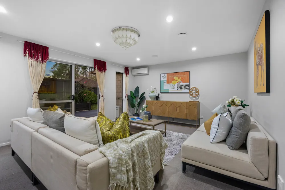 Photos of 89 Rangeview Road