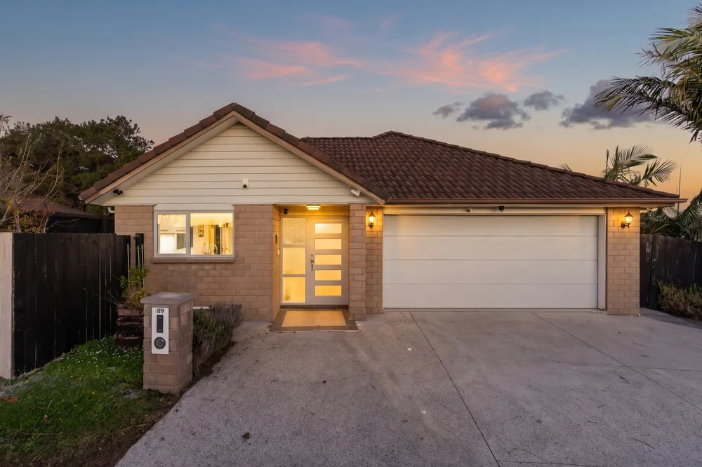 Photos of 89 Rangeview Road