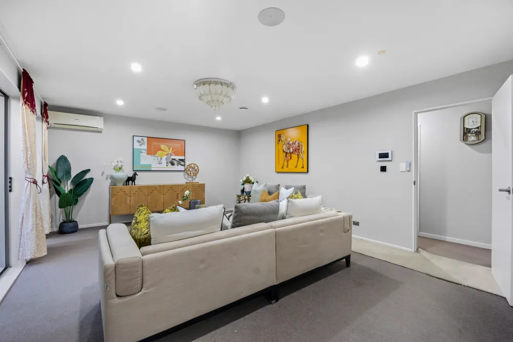 Photos of 89 Rangeview Road