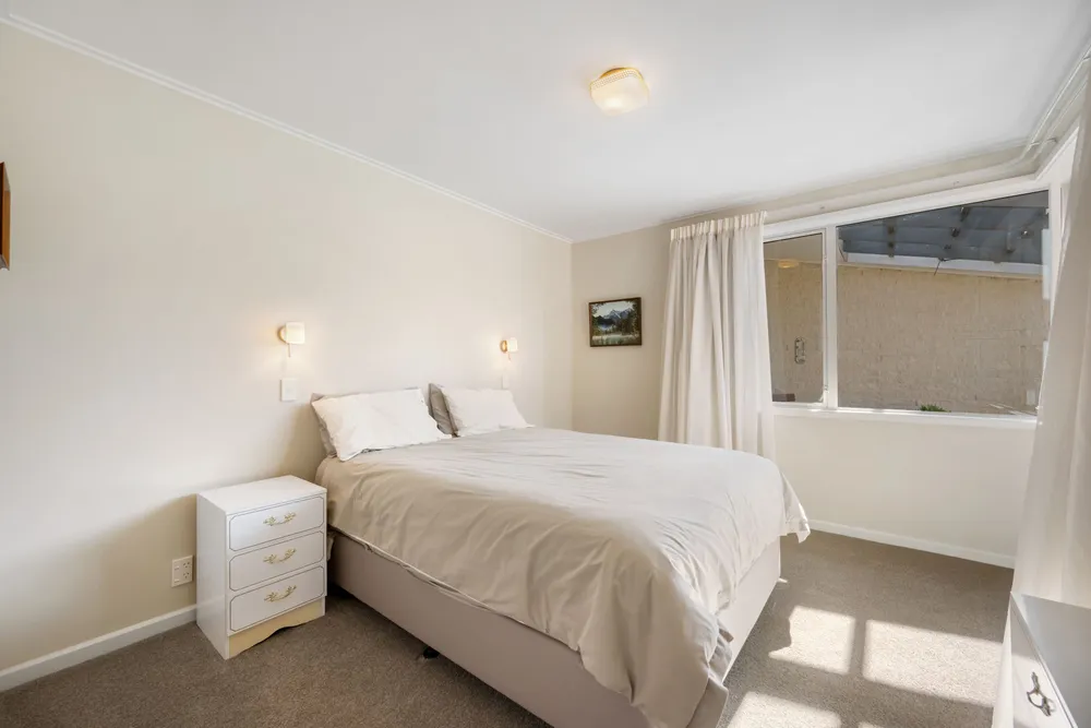 Photos of 60 Beacon Point Road