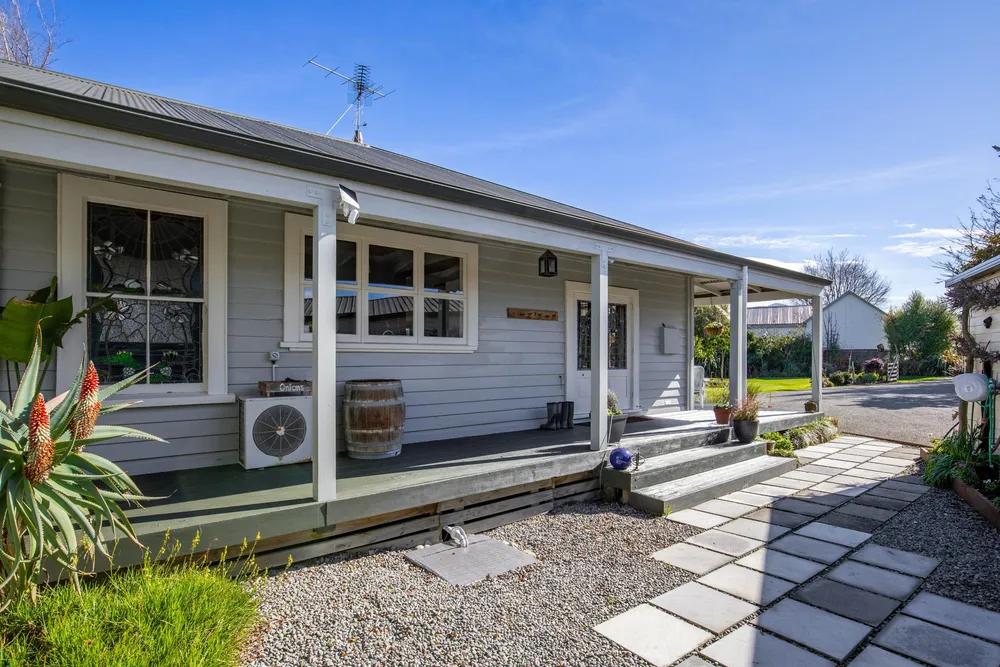 Photos of 22A Ferry Road