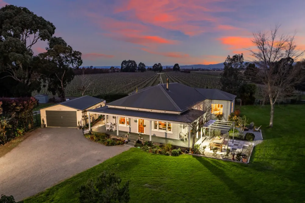 Photos of 22A Ferry Road