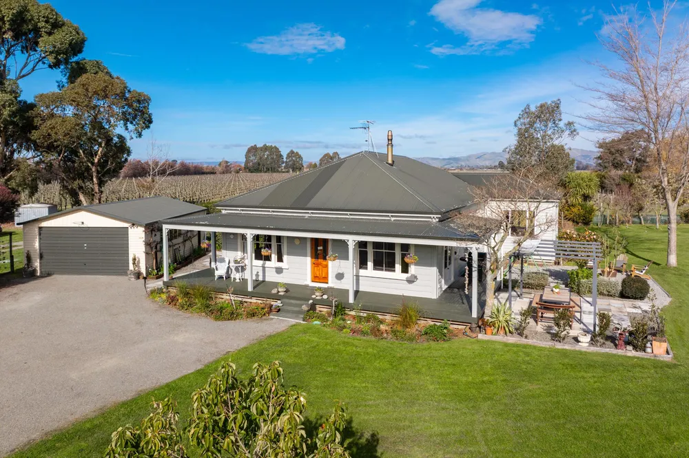 Photos of 22A Ferry Road